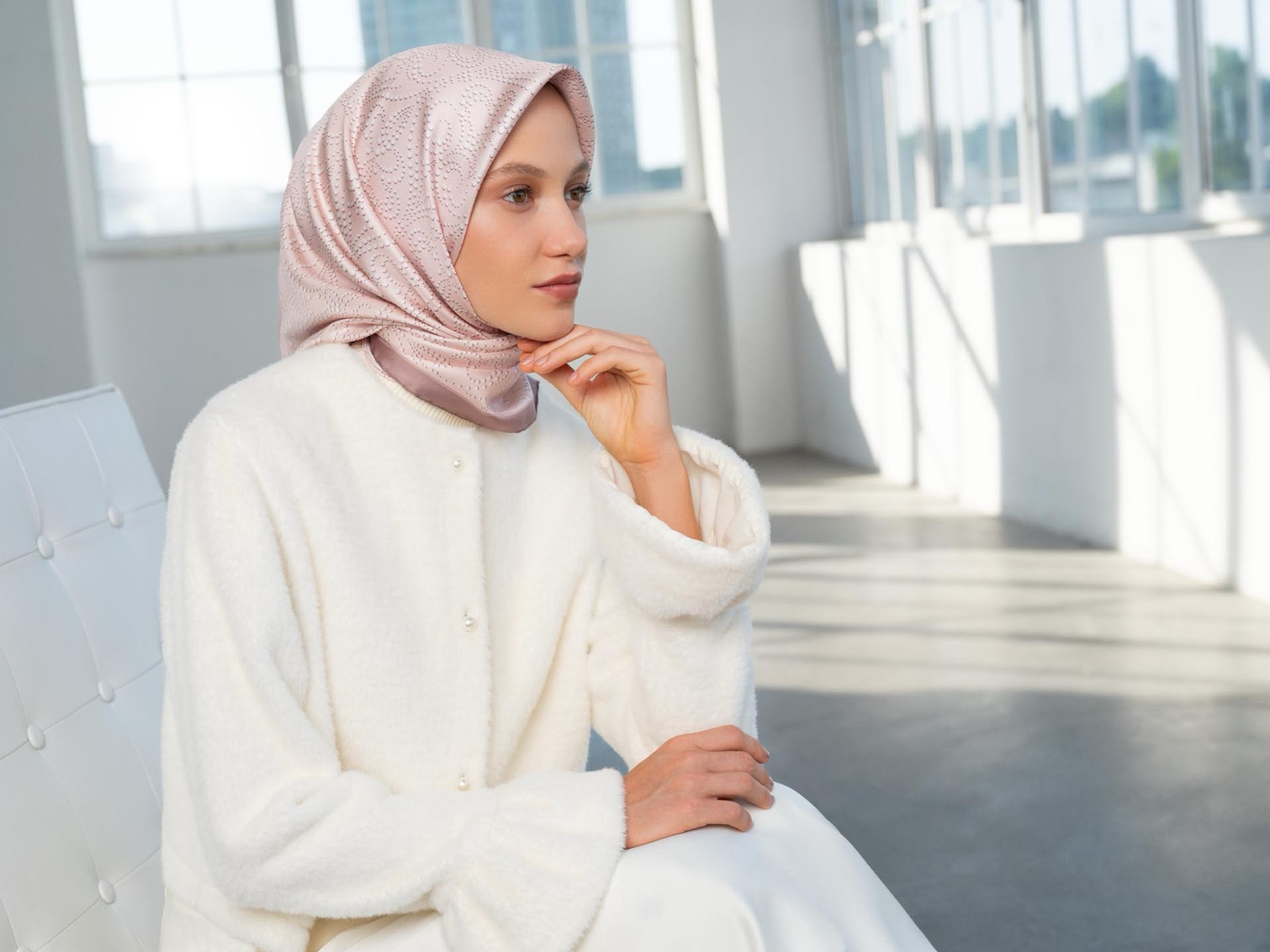 Armine Eşarp Sonbahar-Kış 2024 — Sefa Yamak commercial & fashion photographer